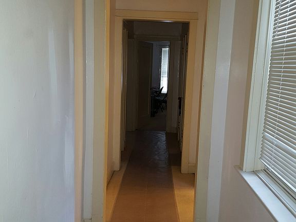 2nd image of 3055 W Lawrence Ave