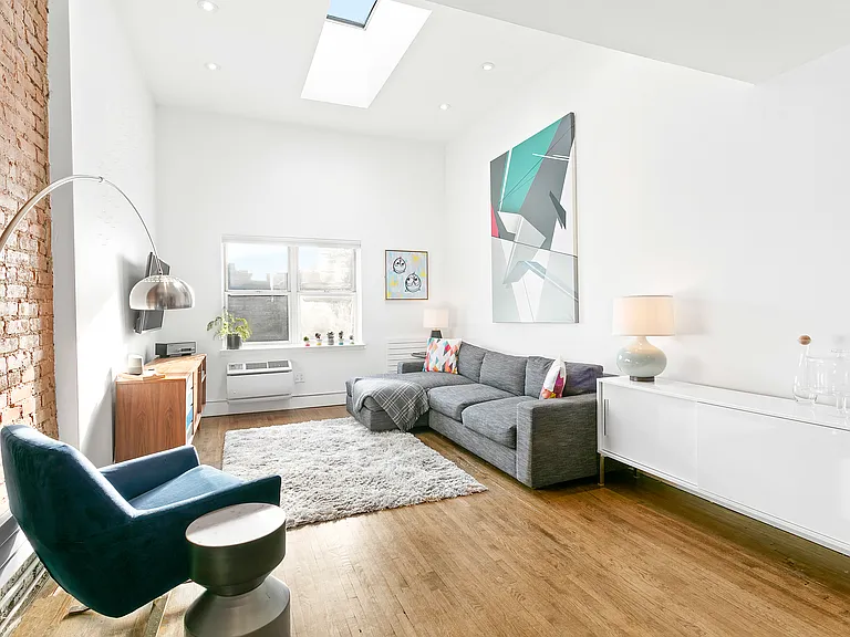 468 W 23rd St #5R — Photo 3
