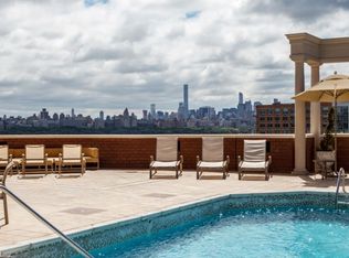 75 Gorge Rd, Edgewater, NJ 07020