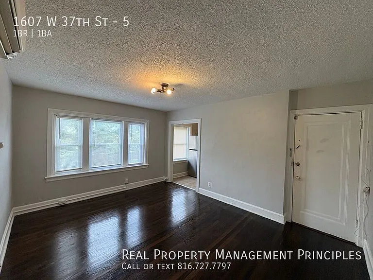 1607 W 37th St #5 — Photo 2