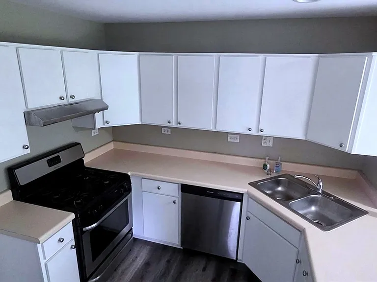156 Castlewood Ct #156 — Photo 6
