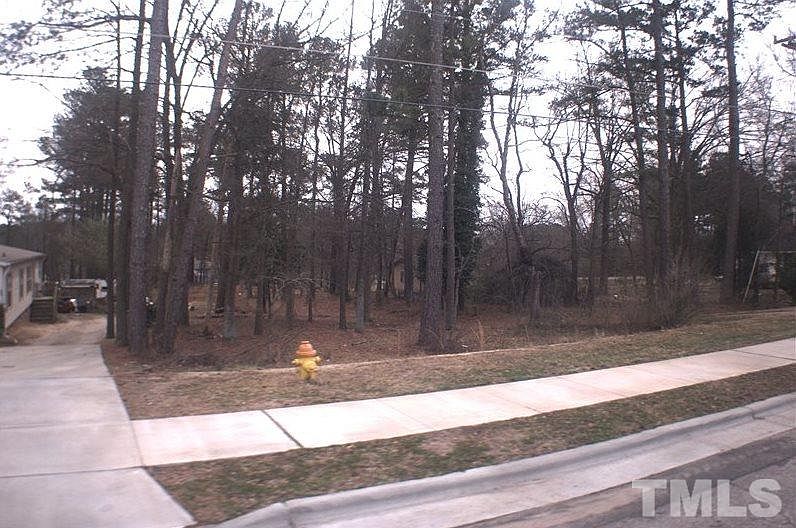 2nd image of 600 N Allen Rd