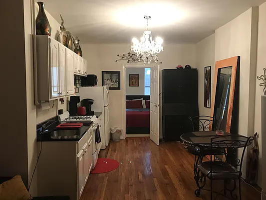 Rented by Salon Realty Corp | media 20