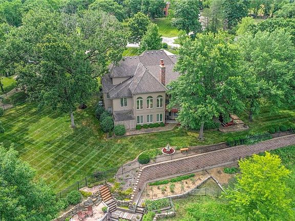 3rd image of 2390 W 158th Cir