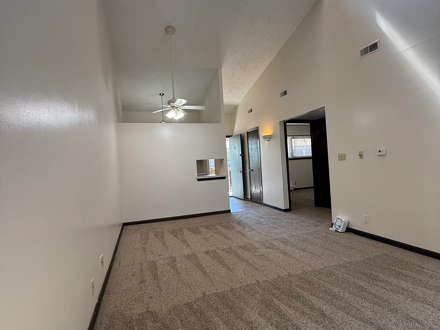 2 bed, 854 sqft, $895 — Photo 4