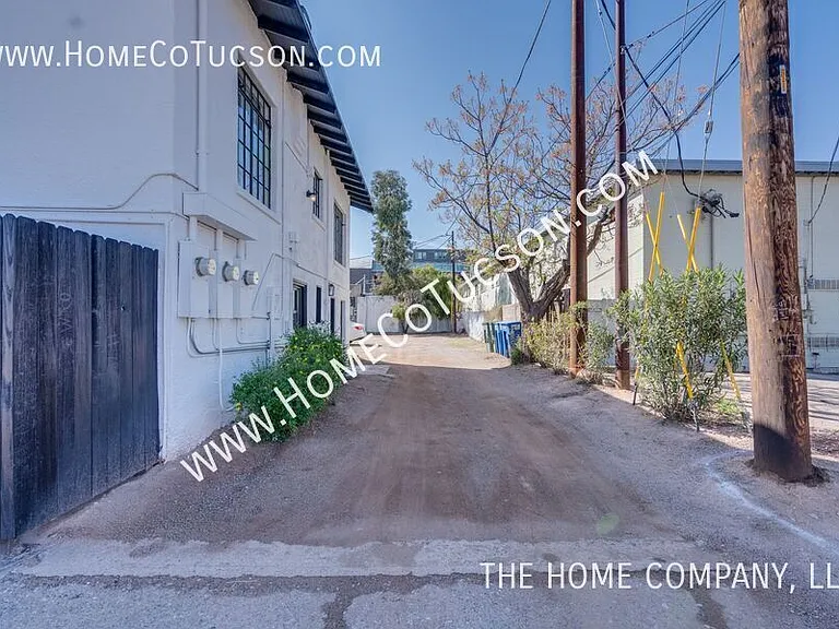 940 E Florita St — Photo 43