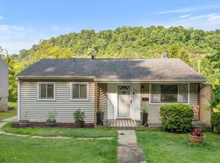 1545 Saxonburg Rd, Natrona Heights, PA 15065