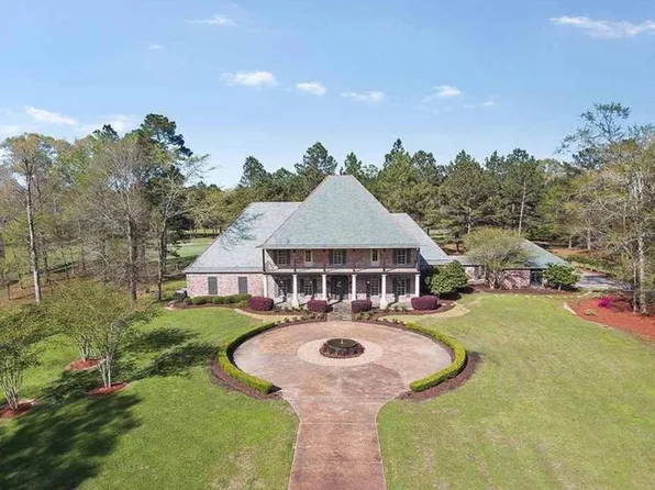 13865 Sweetwoods Holw, Saint Francisville, LA 70775