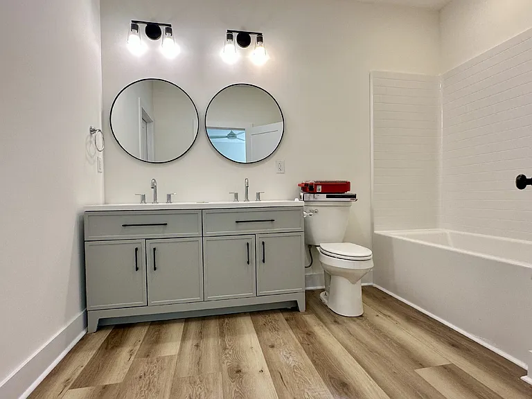 520 Cottage Way — Photo 7