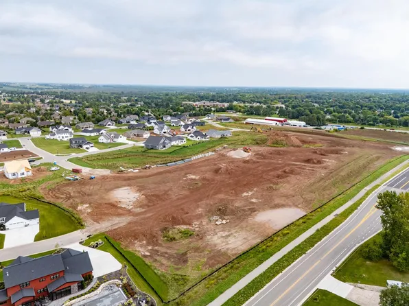 Meadow Park Dr #78, Greenville, WI 54942