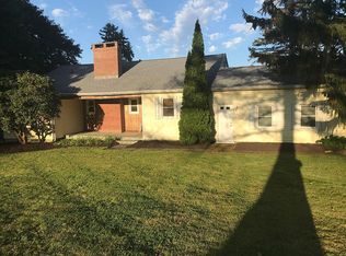 214 E Chippens Hill Rd, Burlington, CT 06013