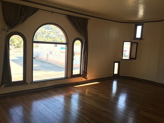 5th image of 1918 E Main St APT 4