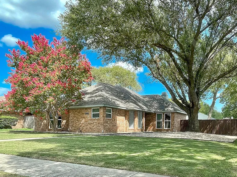 3008 Osceola Dr — Photo 2