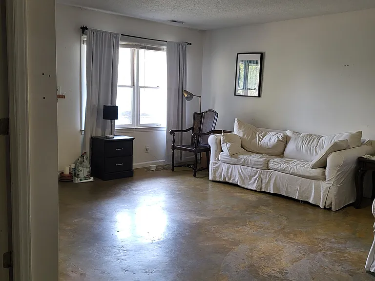 108 Pleasant Dr #B — Photo 4