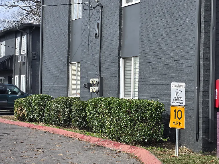 550 Harding Pl #F120 — Photo 7