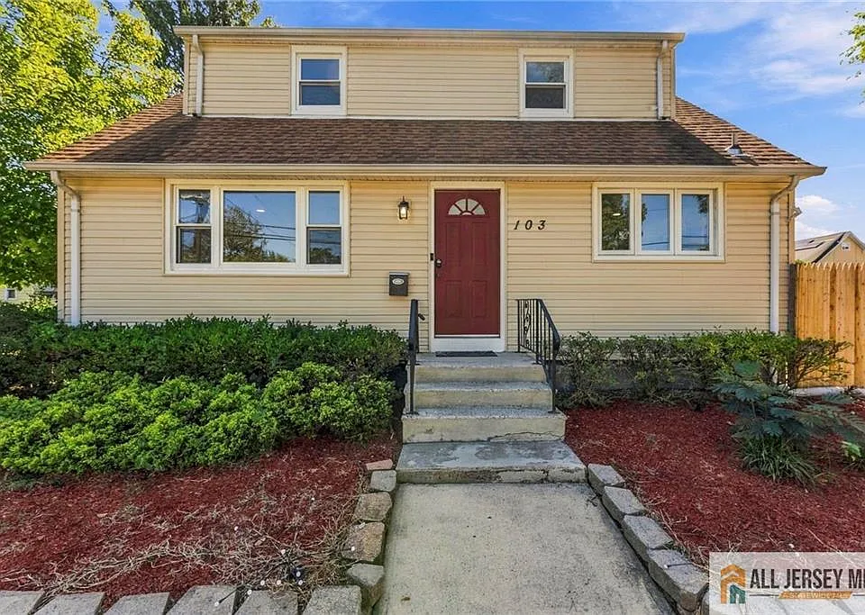 103 Dickinson Ave