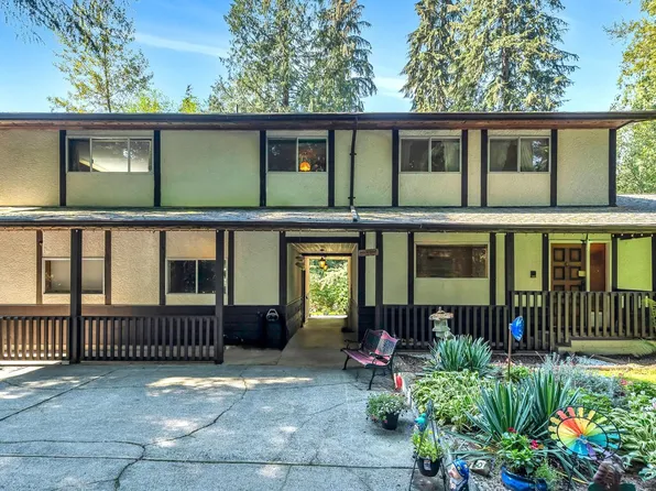 23463 Dogwood Ave, Maple Ridge, BC V2X 4S4