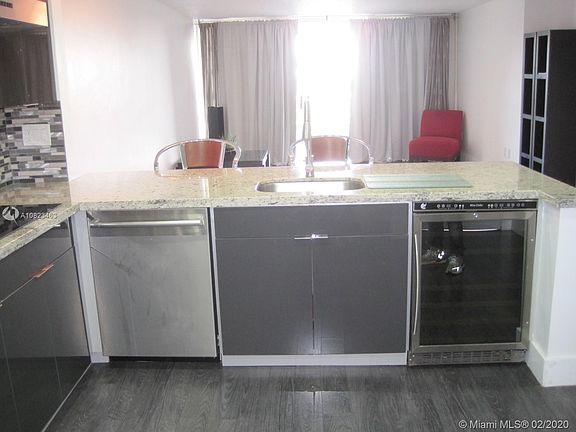 4th image of 1750 NE 191st St APT 609-2