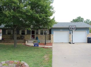 512 Simpson Rd, El Dorado, KS 67042