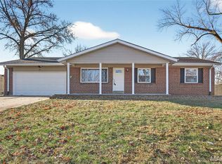 28 Saint Lawrence Dr, Saint Peters, MO 63376
