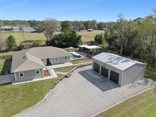 323 McLain Ln, Geneva, FL 32732