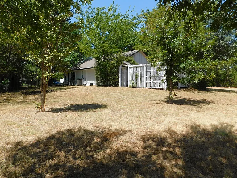 404 Woodson Cir — Photo 29