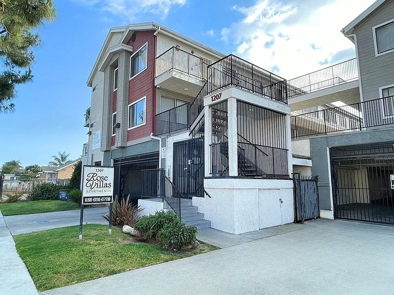 1207 Rose Ave #7 — Photo 6