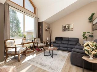 44 E Lakhota Rd W, Lethbridge, AB T1K 6J1