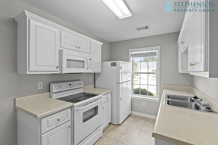 423 Elders Pond Cir — Photo 9