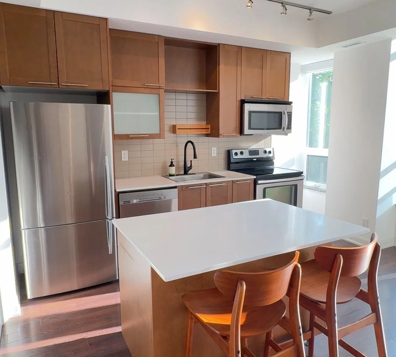 2 bed, $3,200 — Photo 4