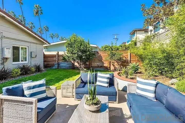 4 bed, 2.5 bath, 1731 sqft, $24,000 — Photo 4