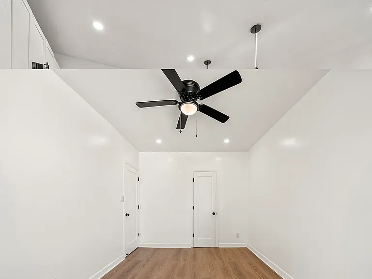 170 Cedar St #1 — Photo 9