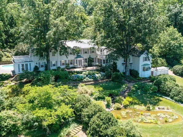 610 Ivy Ln, Charlottesville, VA 22901