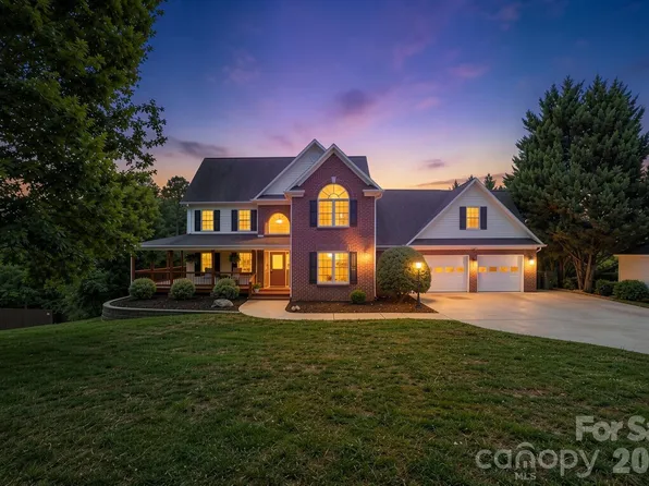 4616 20th Street Pl NE, Hickory, NC 28601