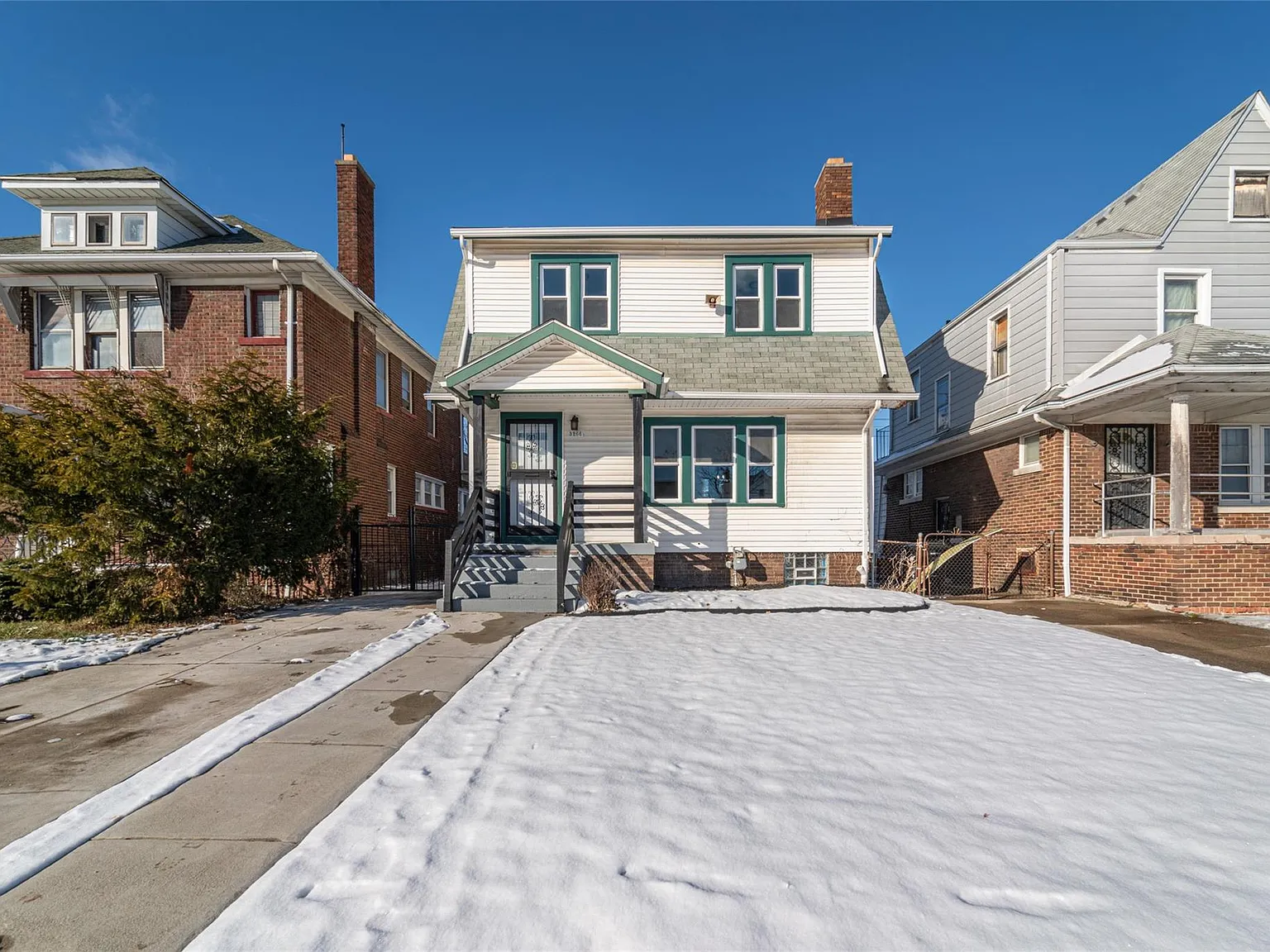 3 bed, 1.5 bath, 1385 sqft, $1,400 — Photo 1