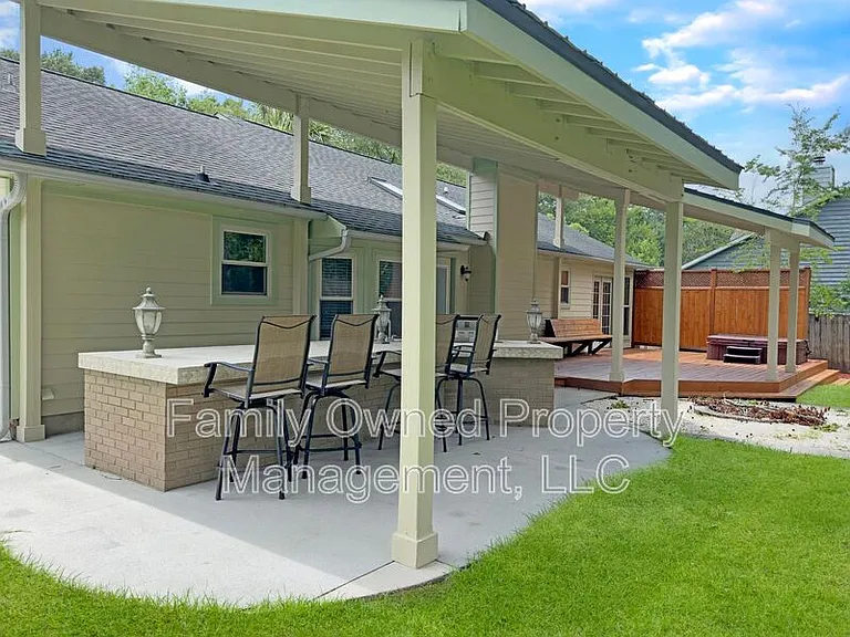 105 Pryors Ln — Photo 6