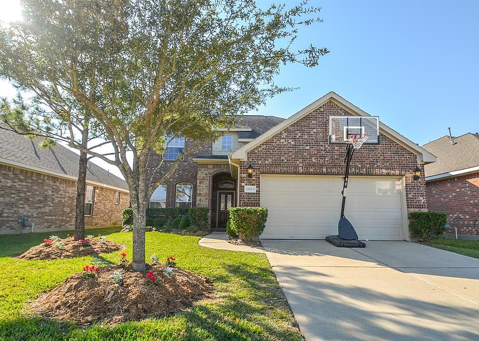 1st image of 25015 Lenora Dr