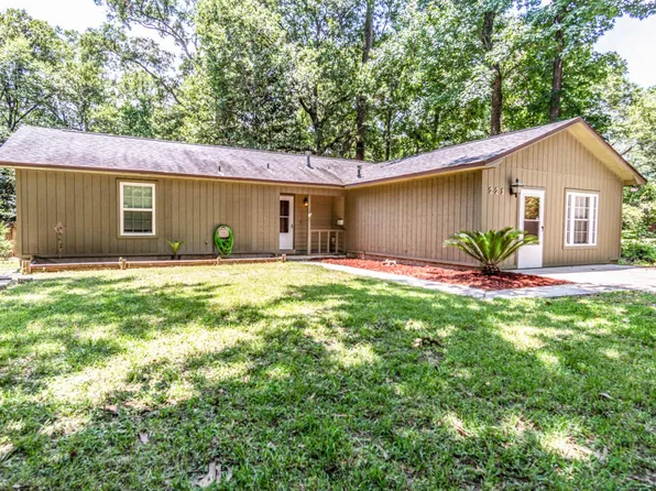 221 Park Ln, Crestview, FL 32536