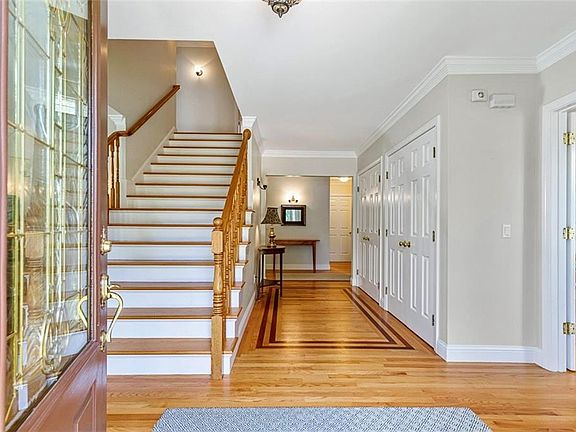 4th image of 1 Mallard Cove Way