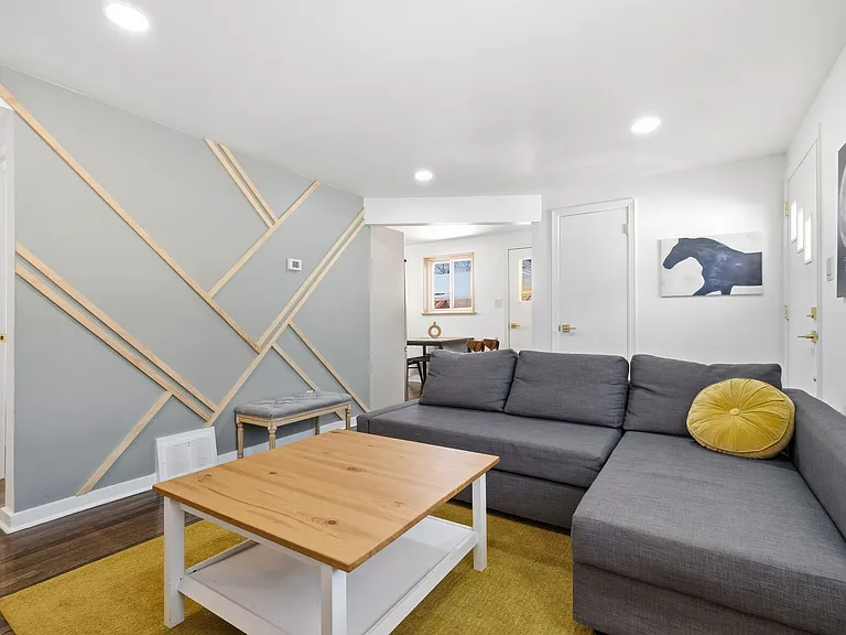 215 McMasters Dr — Photo 6