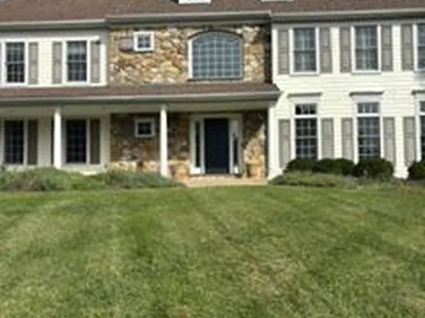 10 Allyssa Cir, Malvern, PA 19355