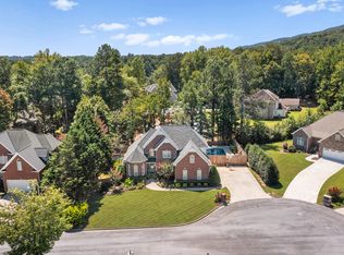 1913 Tara Pl, Dalton, GA 30720