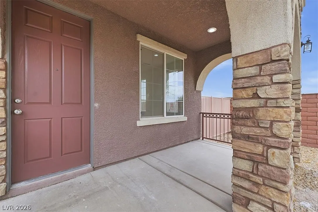 3 bed, 2.5 bath, 1596 sqft, $2,175 — Photo 3