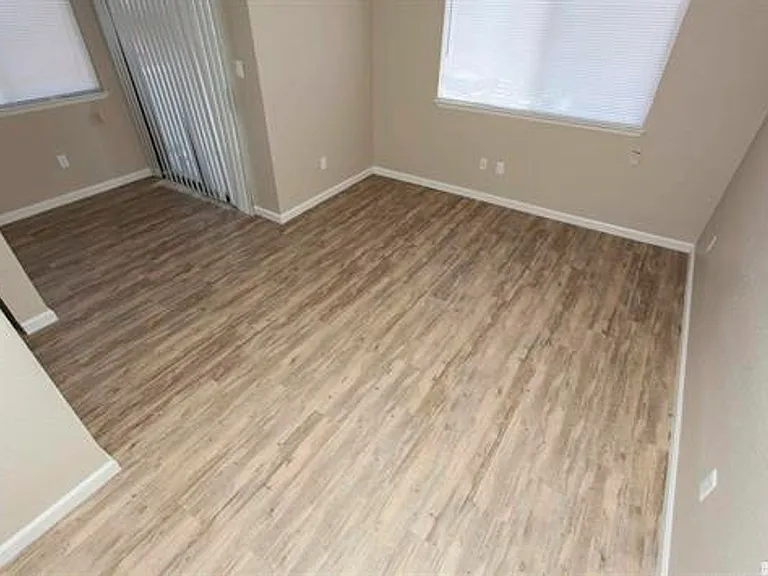 530 Moran St — Photo 29