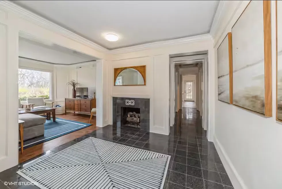 2 bed, 1152 sqft, $2,400 — Photo 4