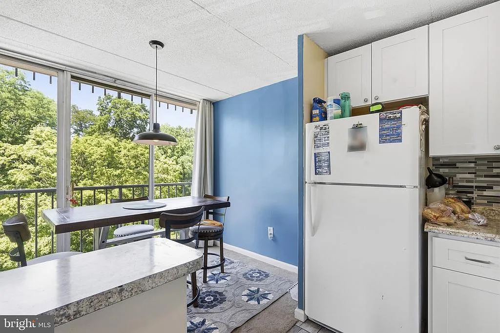 2 bed, 1030 sqft, $2,000 — Photo 3