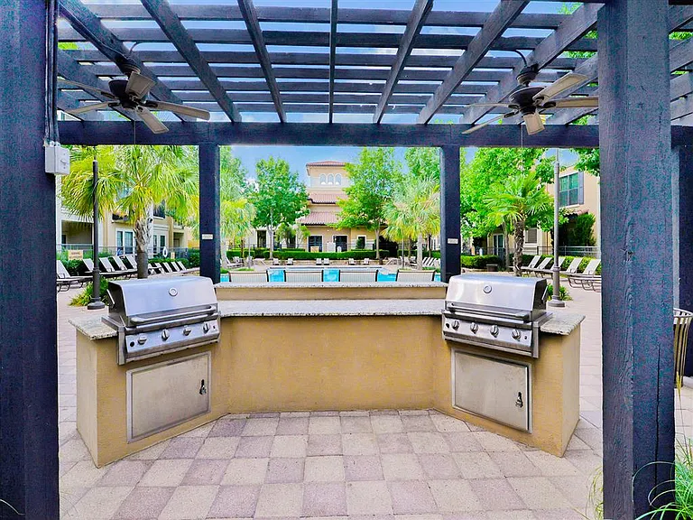 Mission at La Villita Apartments — Photo 5