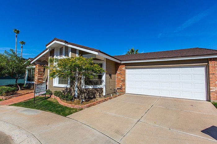 1st image of 230 E Campo Bello Dr