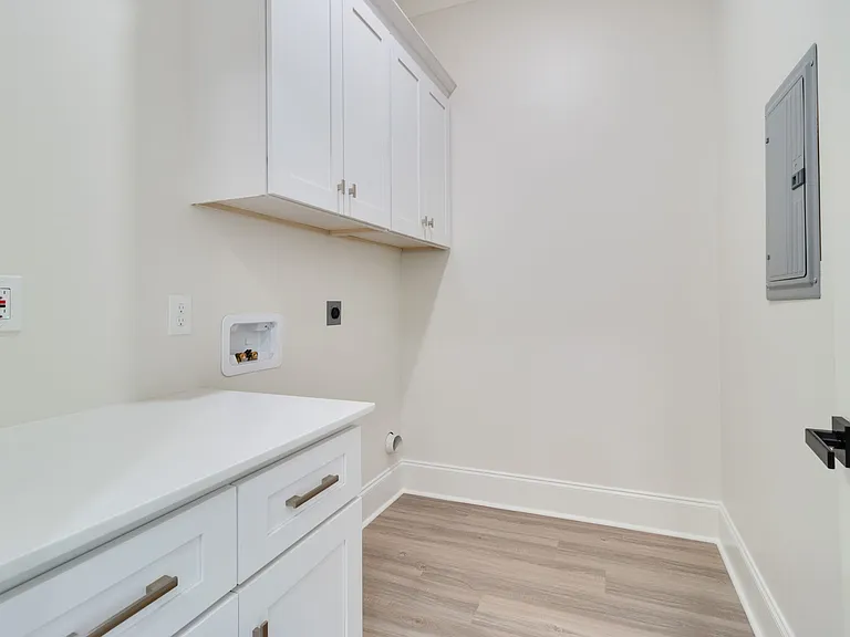 109 Perth Pl — Photo 14