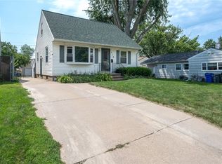 619 41st St NE, Cedar Rapids, IA 52402